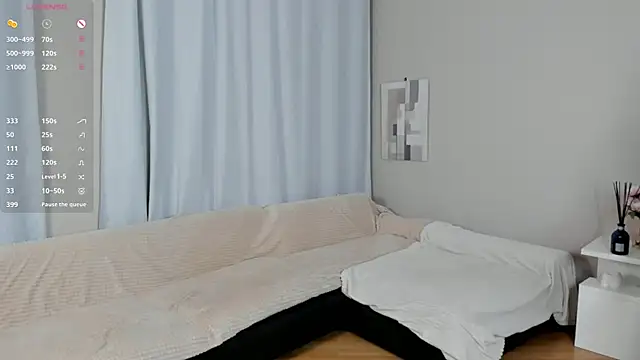 OdelynaFrake online show from September 28, 2025, 8:10 am