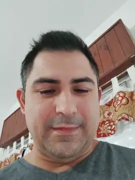 Bradd 32 online show from May 12, 2026, 11:27 am