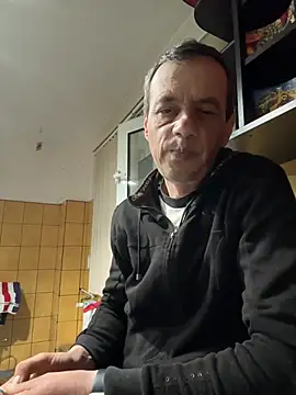 adiluci1 online show from April 13, 2026, 2:48 am