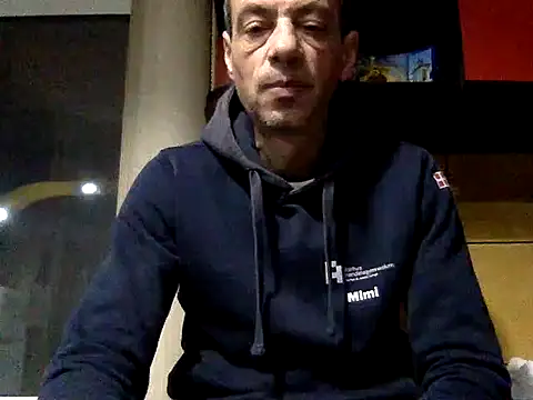 adiluci1 online show from February 1, 2026, 3:27 am