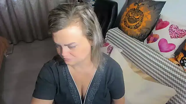 MildMature online show from September 27, 2025, 11:33 pm