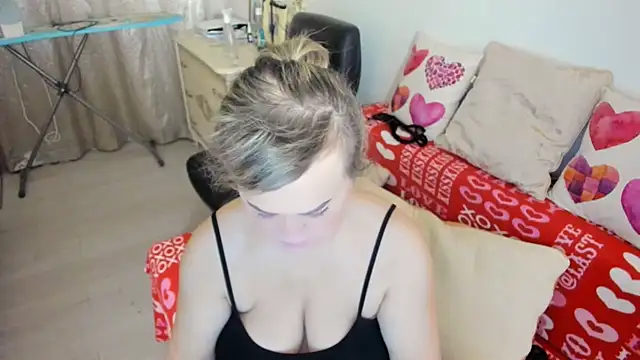 MildMature online show from February 14, 2026, 1:28 am