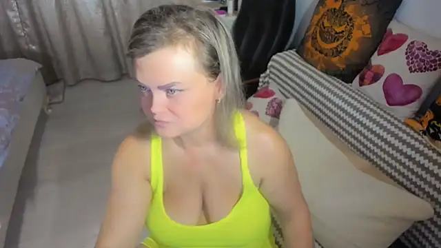 MildMature online show from October 16, 2025, 8:06 pm