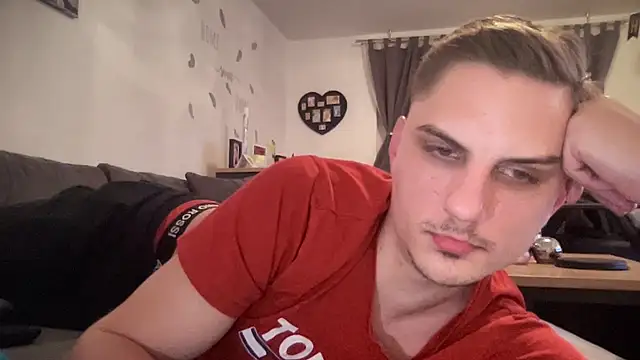 Snapshot of Sweetbooy90 chatting on January 8, 2026, 10:38 pm Sweetbooy90 online show from January 8, 2026, 10:38 pm