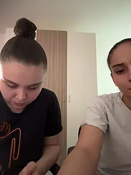 FemmeAffair online show from February 7, 2026, 11:02 pm