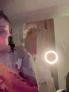 FemmeAffair online show from February 20, 2026, 7:38 pm