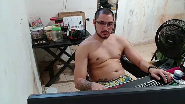 Leonino231 online show from October 8, 2025, 4:29 pm