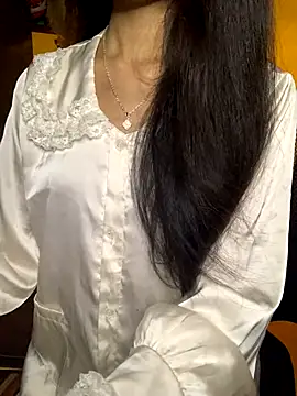 Nhinhi18 online show from October 12, 2025, 4:30 pm