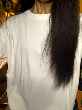 Nhinhi18 online show from October 8, 2025, 3:24 pm