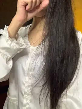 Nhinhi18 online show from November 27, 2025, 3:34 pm