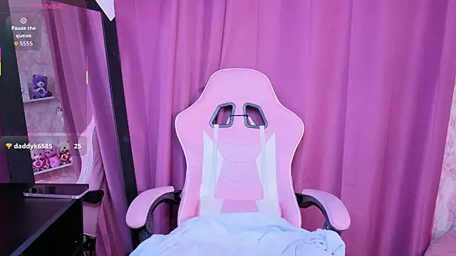 Snapshot of Rebekah_Mercer chatting on October 5, 2025, 3:52 am Rebekah Mercer online show from October 5, 2025, 3:52 am