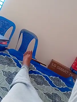 hackyourpussyxh online show from February 4, 2026, 9:48 am