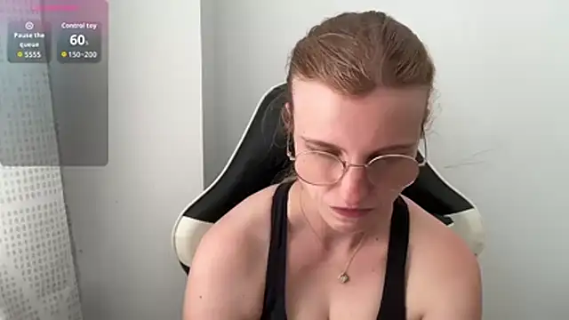 Snapshot of BustyKellyXXX chatting on June 24, 2026, 1:21 pm BustyKellyXXX online show from June 24, 2026, 1:21 pm