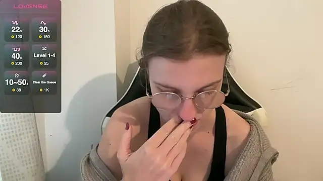 BustyKellyXXX online show from December 1, 2025, 10:05 am