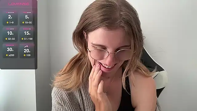 BustyKellyXXX online show from September 9, 2025, 9:19 am