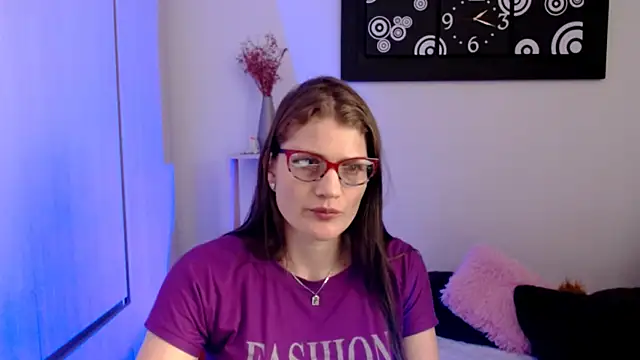 Camila-ventura online show from February 4, 2026, 7:09 pm