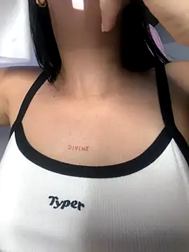 lucy grey25 online show from November 9, 2025, 7:07 pm