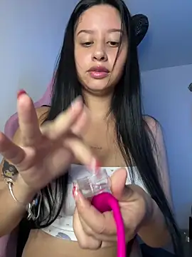 lucy grey25 online show from April 13, 2026, 7:07 pm