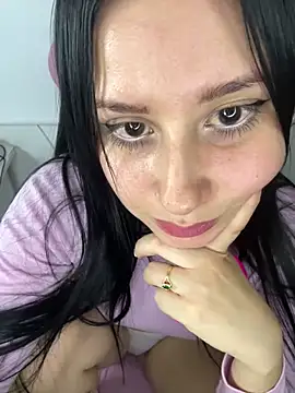 lucy grey25 online show from March 12, 2026, 9:19 pm