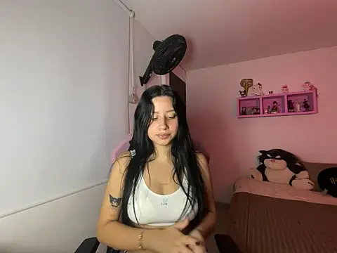 lucy grey25 online show from May 27, 2026, 5:42 pm