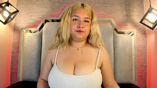 Zafiro claire online show from March 21, 2026, 6:34 pm