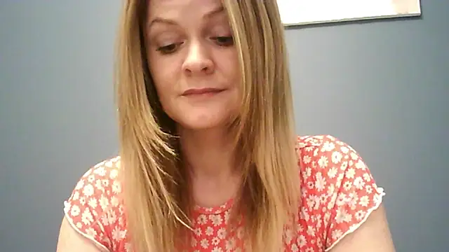 Ginger-bb online show from November 11, 2025, 6:52 am