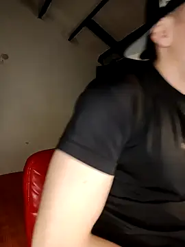 Logan sixxer online show from September 28, 2025, 3:24 am