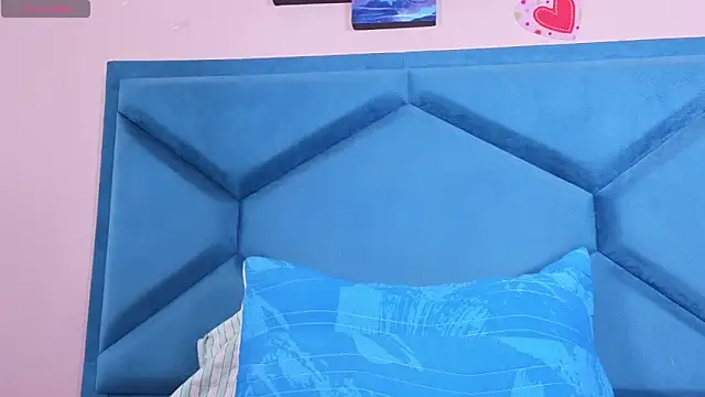 Snapshot of BellaaRossy chatting on May 27, 2026, 1:57 am BellaaRossy online show from May 27, 2026, 1:57 am