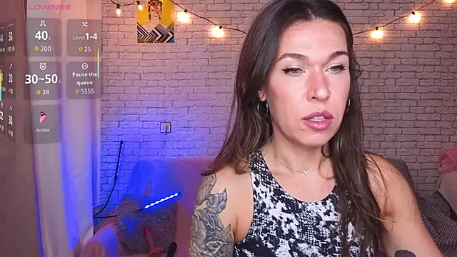 Snapshot of ReginaFoXXXy chatting on October 10, 2025, 11:00 am ReginaFoXXXy online show from October 10, 2025, 11:00 am