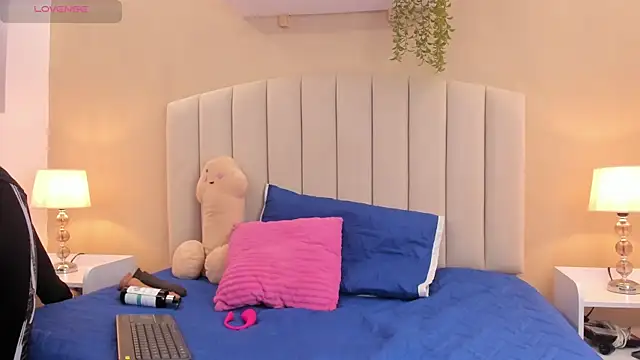 Snapshot of Rachel_Donnelly chatting on November 13, 2025, 4:16 am Rachel Donnelly online show from November 13, 2025, 4:16 am