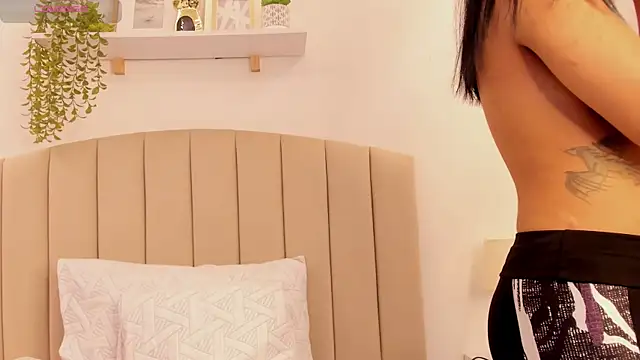 Snapshot of Rachel_Donnelly chatting on October 21, 2025, 4:23 am Rachel Donnelly online show from October 21, 2025, 4:23 am