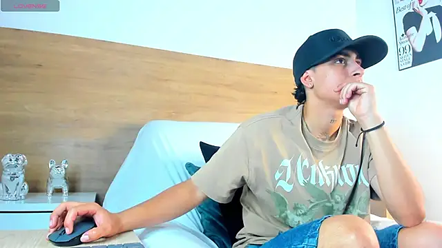 Stiven Benet  online show from September 22, 2025, 8:37 pm