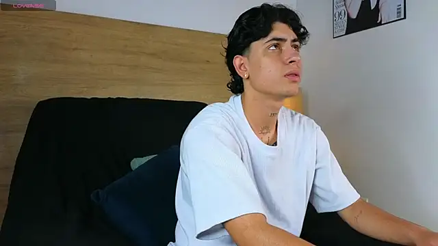 Stiven Benet  online show from October 19, 2025, 2:31 pm