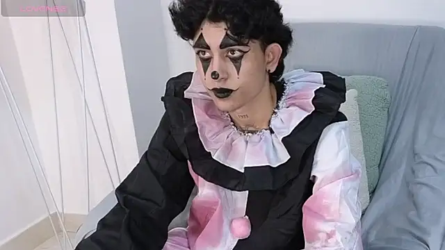 Stiven Benet  online show from October 31, 2025, 2:13 pm