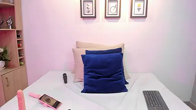 BarbieMonet online show from October 4, 2025, 1:07 am