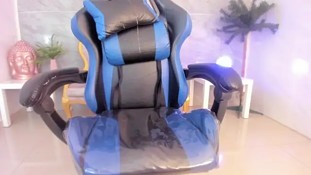 venuss09 s online show from October 9, 2025, 2:06 pm