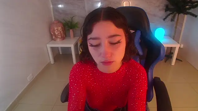 venuss09 s online show from September 22, 2025, 2:23 pm