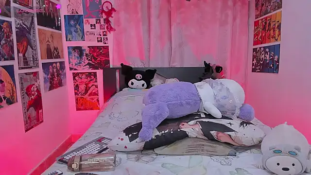 FluffyMelons online show from February 24, 2026, 11:05 pm