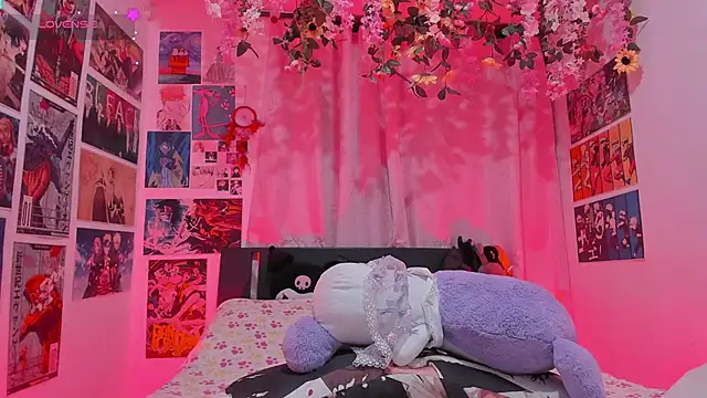 FluffyMelons online show from February 12, 2026, 11:04 pm