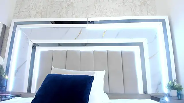 Snapshot of melodycharlotte chatting on October 10, 2025, 11:33 am melodycharlotte online show from October 10, 2025, 11:33 am