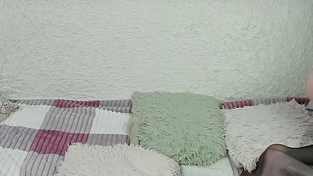 Snapshot of yourkriss_new1 chatting on November 8, 2025, 7:28 pm yourkriss new1 online show from November 8, 2025, 7:28 pm