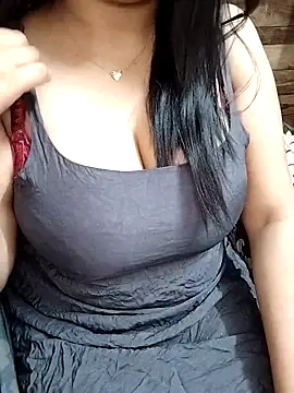 sassylisa online show from April 17, 2026, 6:27 am