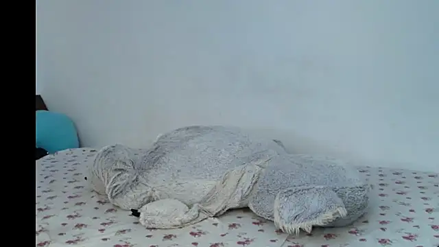 JullyanaRain online show from April 17, 2026, 5:49 pm