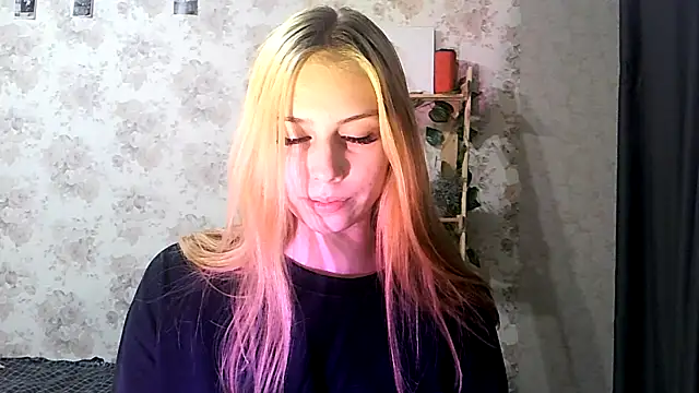 ClaireLaSweet online show from October 20, 2025, 10:27 am