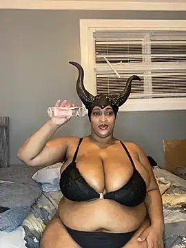 dreameafterdusk online show from October 22, 2025, 3:39 am