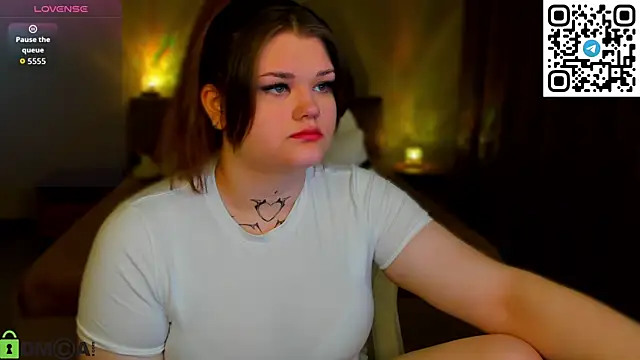 Snapshot of elle_one chatting on October 8, 2025, 2:57 am elle one online show from October 8, 2025, 2:57 am