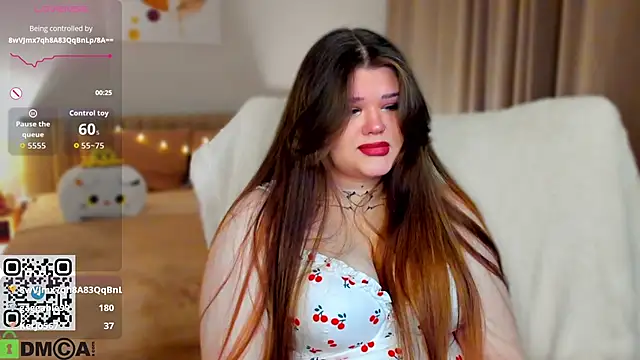 Snapshot of elle_one chatting on November 4, 2025, 3:43 am elle one online show from November 4, 2025, 3:43 am