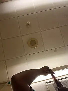 Tu GataLinda online show from November 1, 2025, 12:50 am