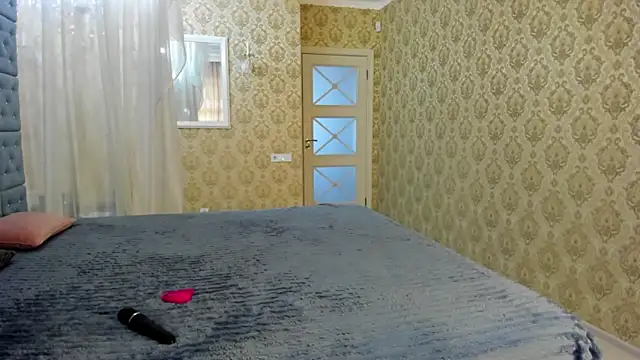 sofielovely  online show from September 30, 2025, 11:49 am