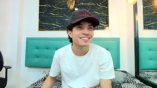 dia fax18 online show from October 25, 2025, 8:31 pm